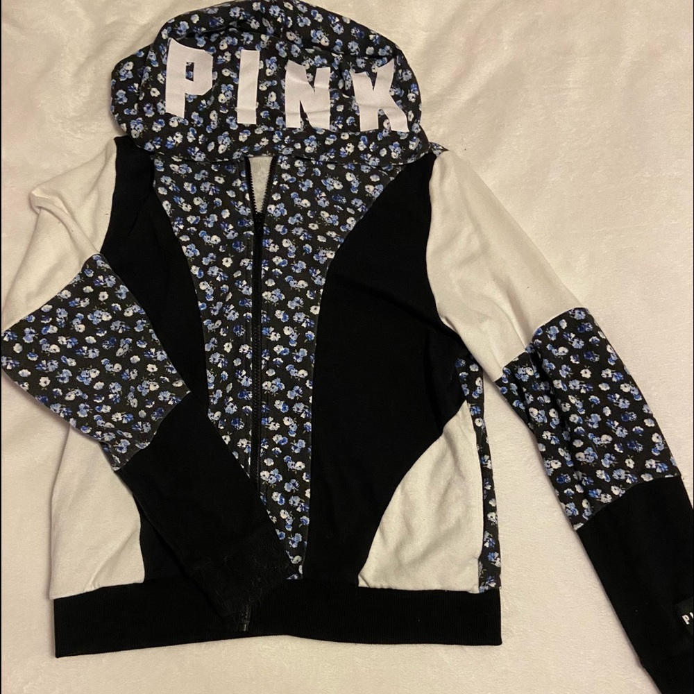 PINK Victoria's Secret Black and White Floral Jacket and Shorts Set - Picture 2 of 6